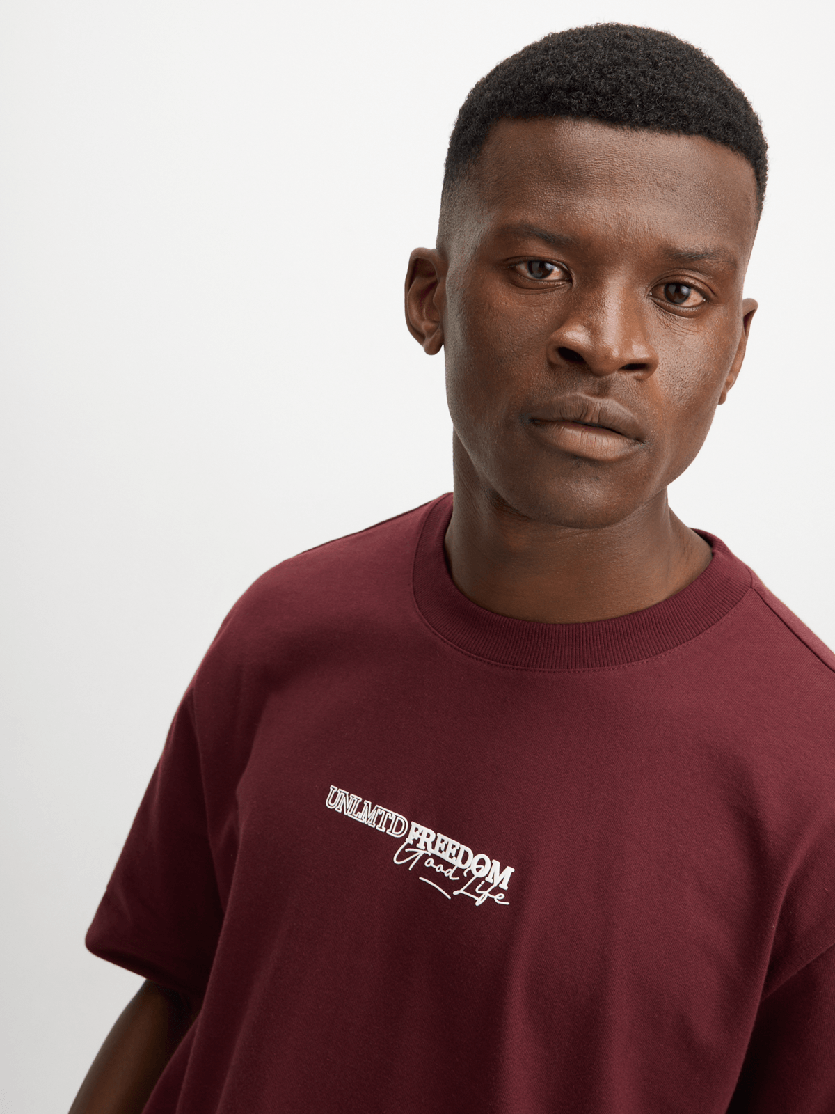 Men's Stylish Maroon Graphic Tee: Premium Cotton Comfort, Short Sleeve Casual Top